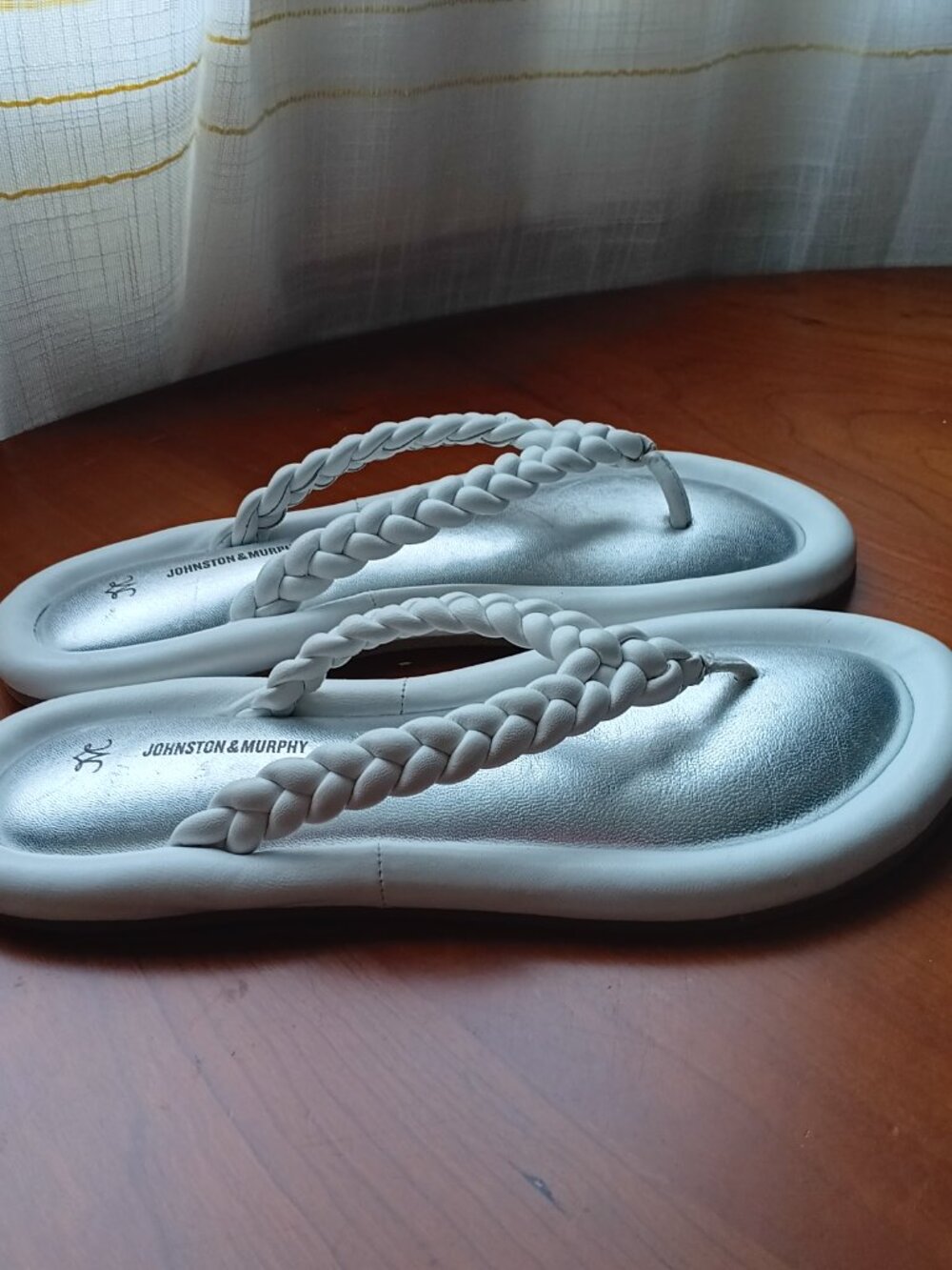 NWT White Braided Thong Sandals Size7 1/2M by Johnston & Murphy